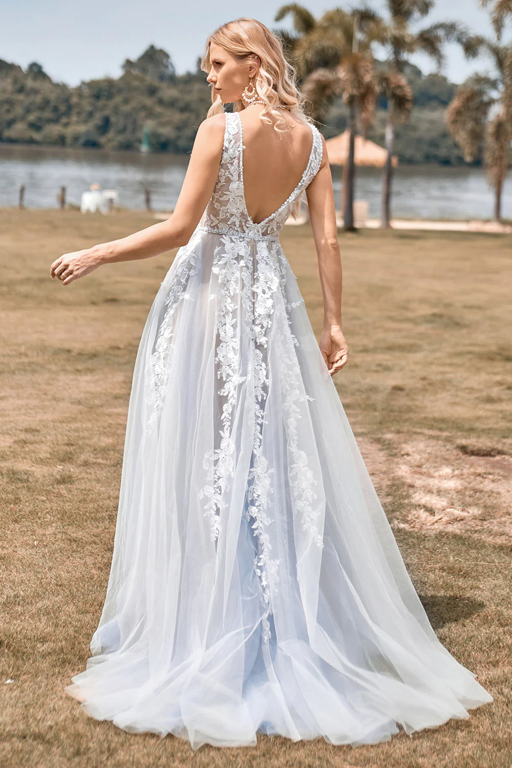 A Line Tulle Ivory Wedding Dress with Appliques - Image 4